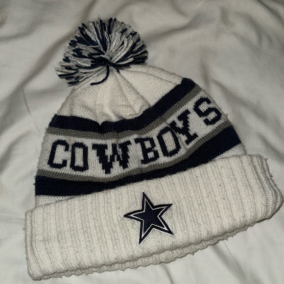 COWBOYS POMPOM BEANIE - Picture 1 of 3